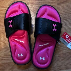 Under Armour youth slides-NWT- size 4 youth